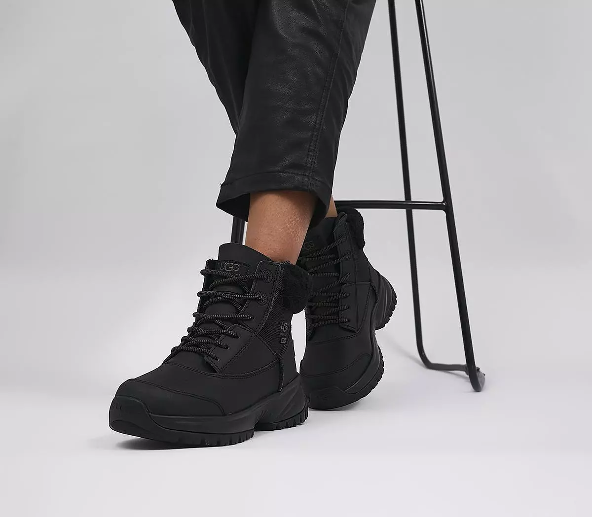 Black women's UGG Yose Fluff V2 boots