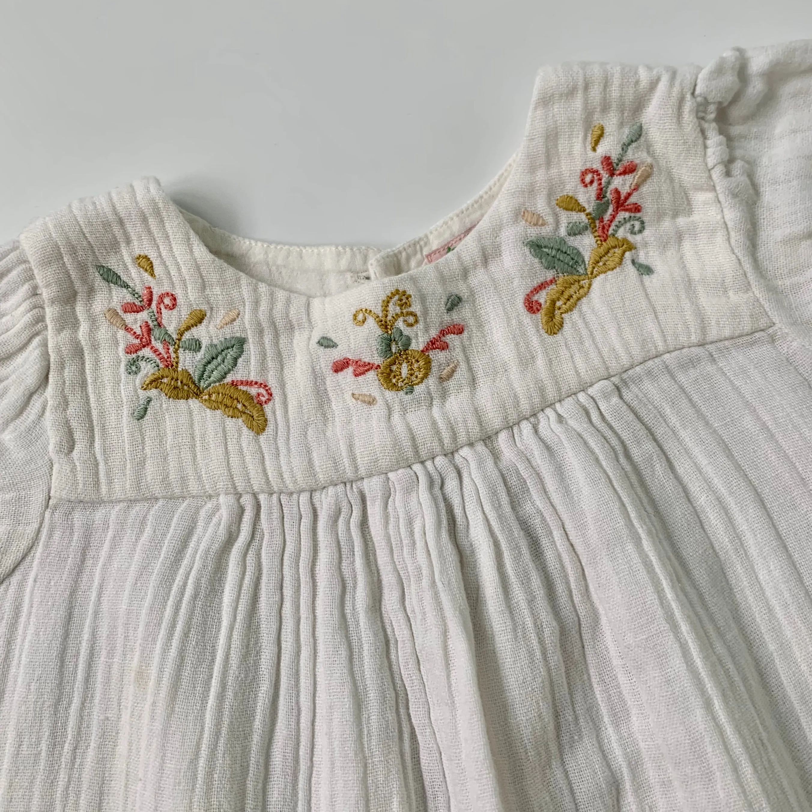 Bonpoint White Embroidered Cheesecloth Blouse - Size 3T