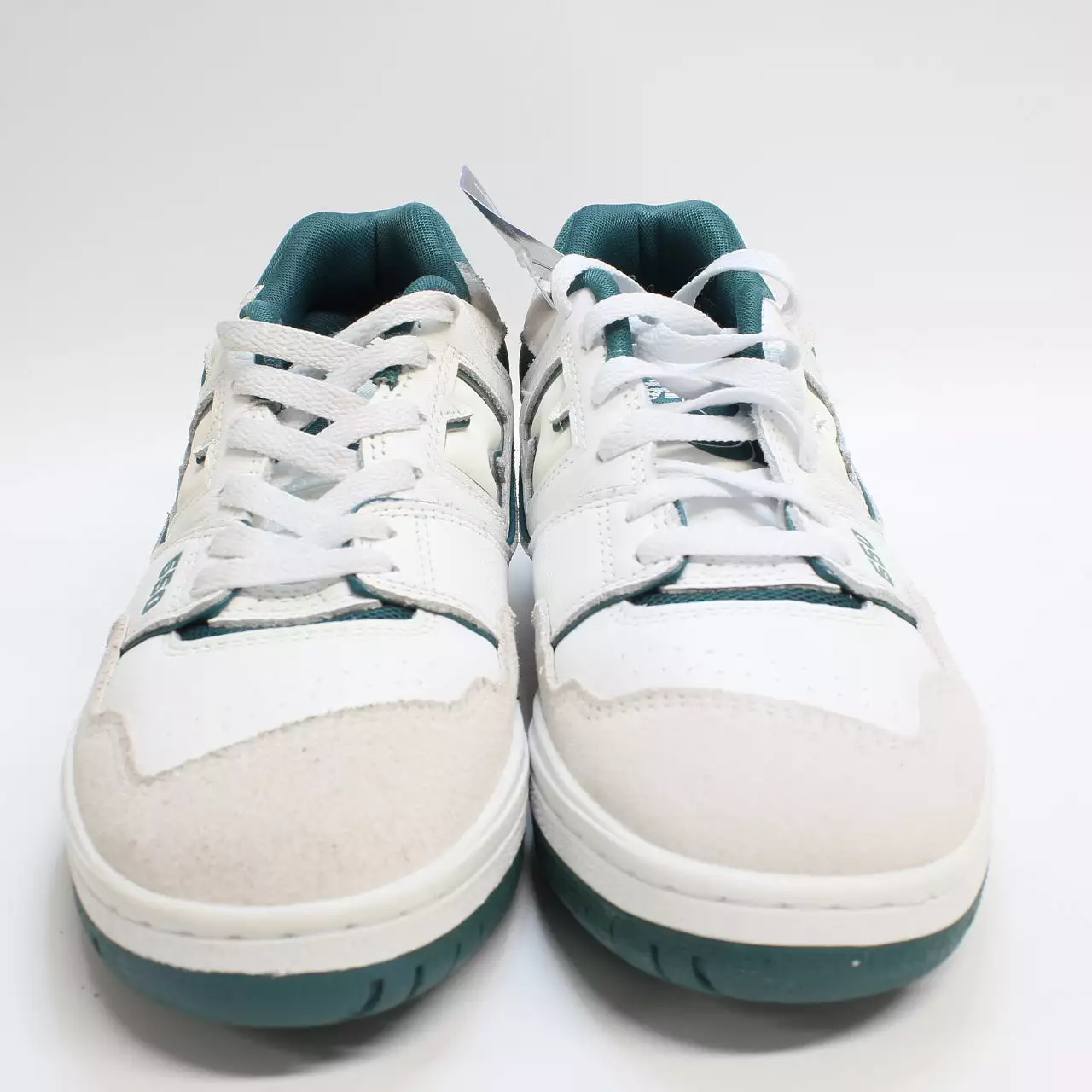 New Balance BB550 sneakers - white, teal, off-white, UK size 8.