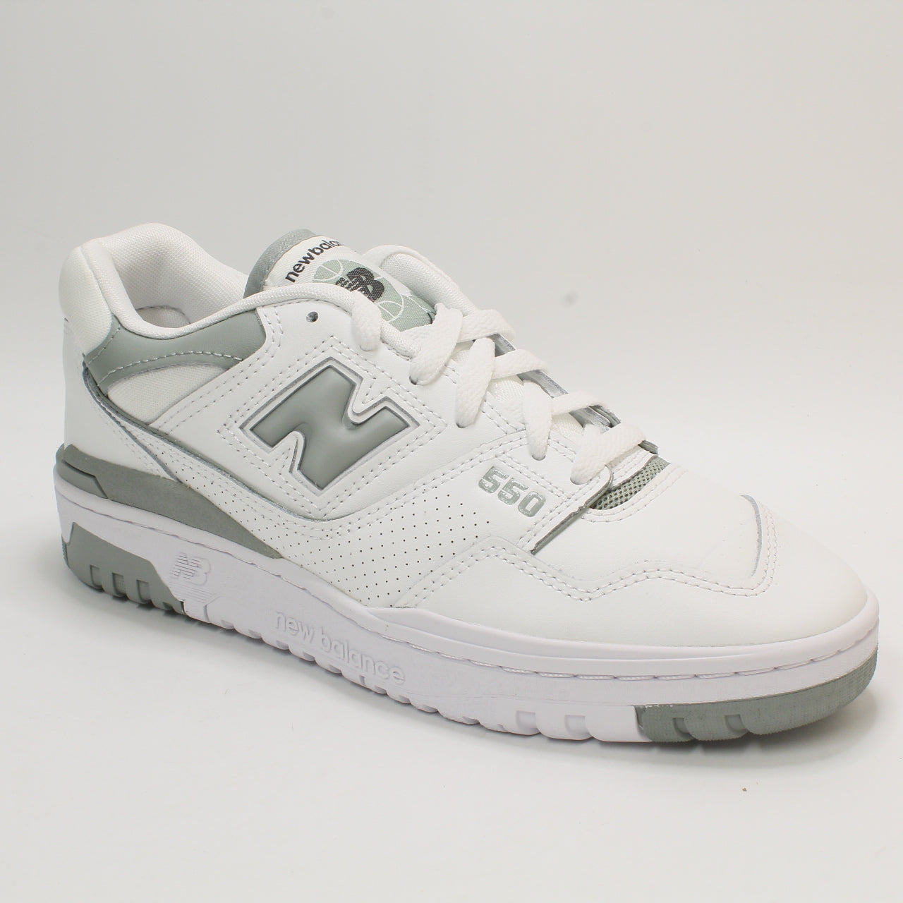 New Balance White Sage Trainers BB550