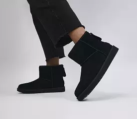 UGG Classic Mini Logo Zip Black - Women's