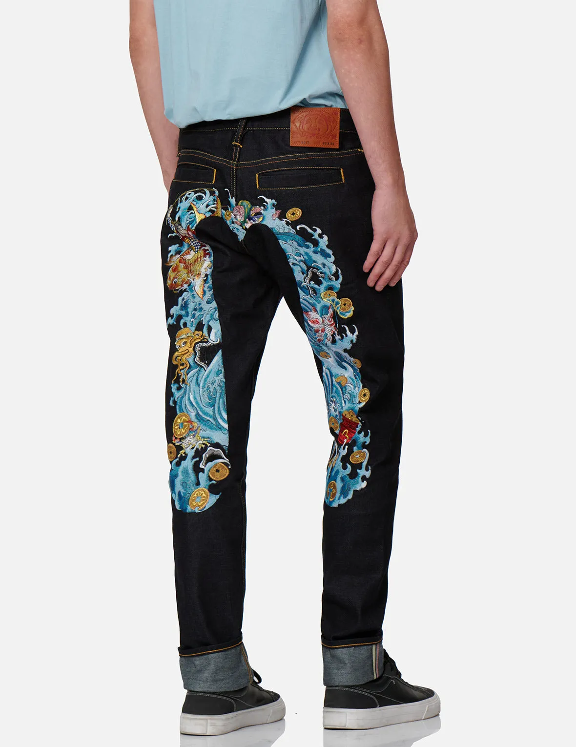 Unique Daicock Embroidered Carrot-Fit Jeans